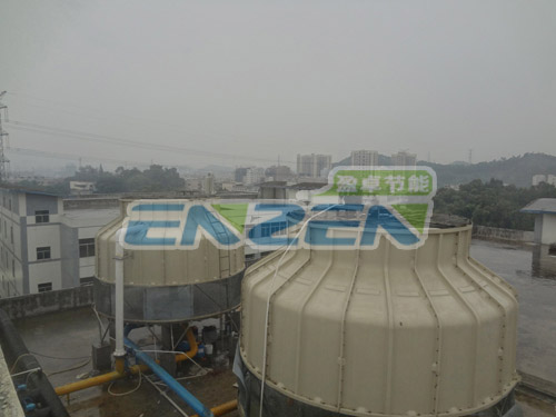 在運(yùn)行的無(wú)電機(jī)水塔對(duì)比